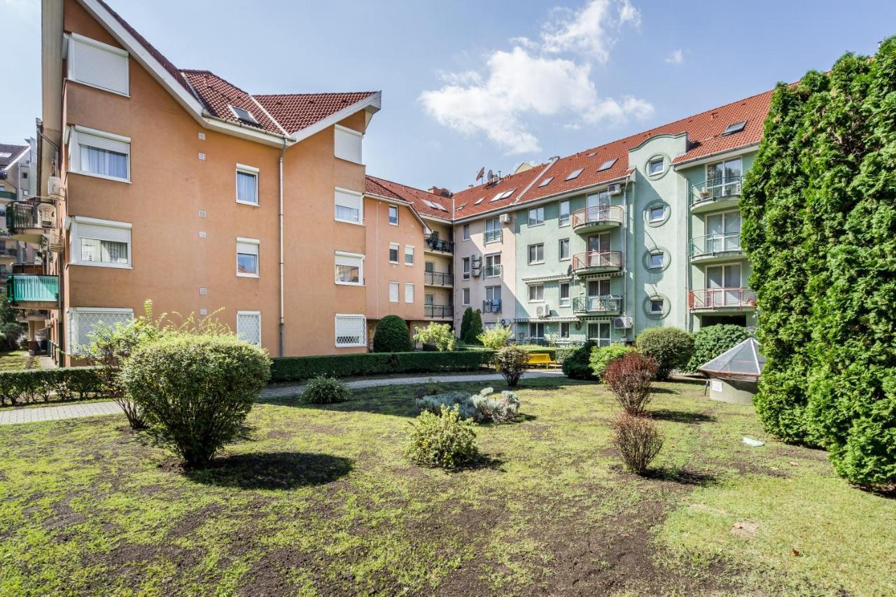 Beautiful Three Bedrooms Apartment With Free Parking Close To The Danube Coast Budapeşte Dış mekan fotoğraf