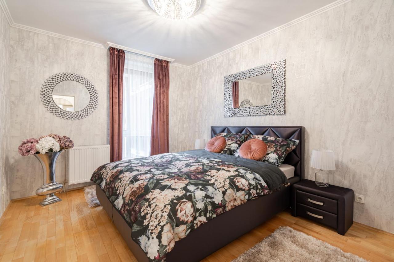 Beautiful Three Bedrooms Apartment With Free Parking Close To The Danube Coast Budapeşte Dış mekan fotoğraf