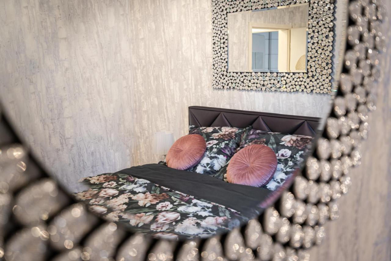 Beautiful Three Bedrooms Apartment With Free Parking Close To The Danube Coast Budapeşte Dış mekan fotoğraf