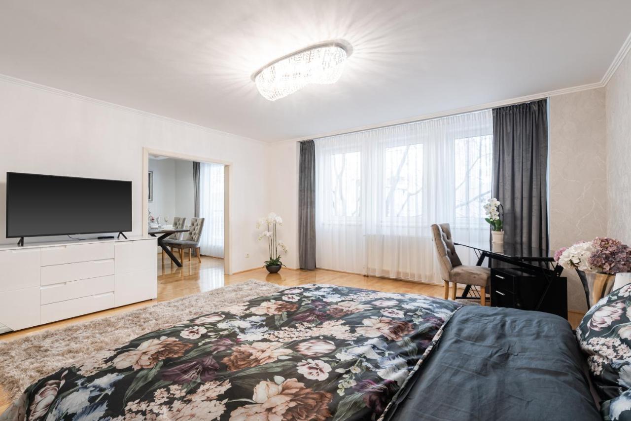 Beautiful Three Bedrooms Apartment With Free Parking Close To The Danube Coast Budapeşte Dış mekan fotoğraf
