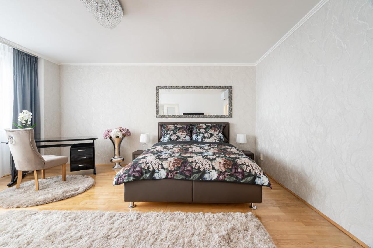 Beautiful Three Bedrooms Apartment With Free Parking Close To The Danube Coast Budapeşte Dış mekan fotoğraf