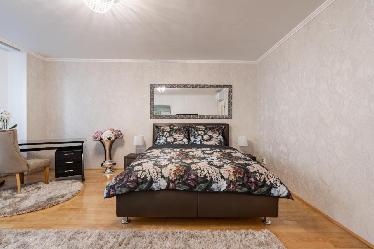 Beautiful Three Bedrooms Apartment With Free Parking Close To The Danube Coast Budapeşte Dış mekan fotoğraf