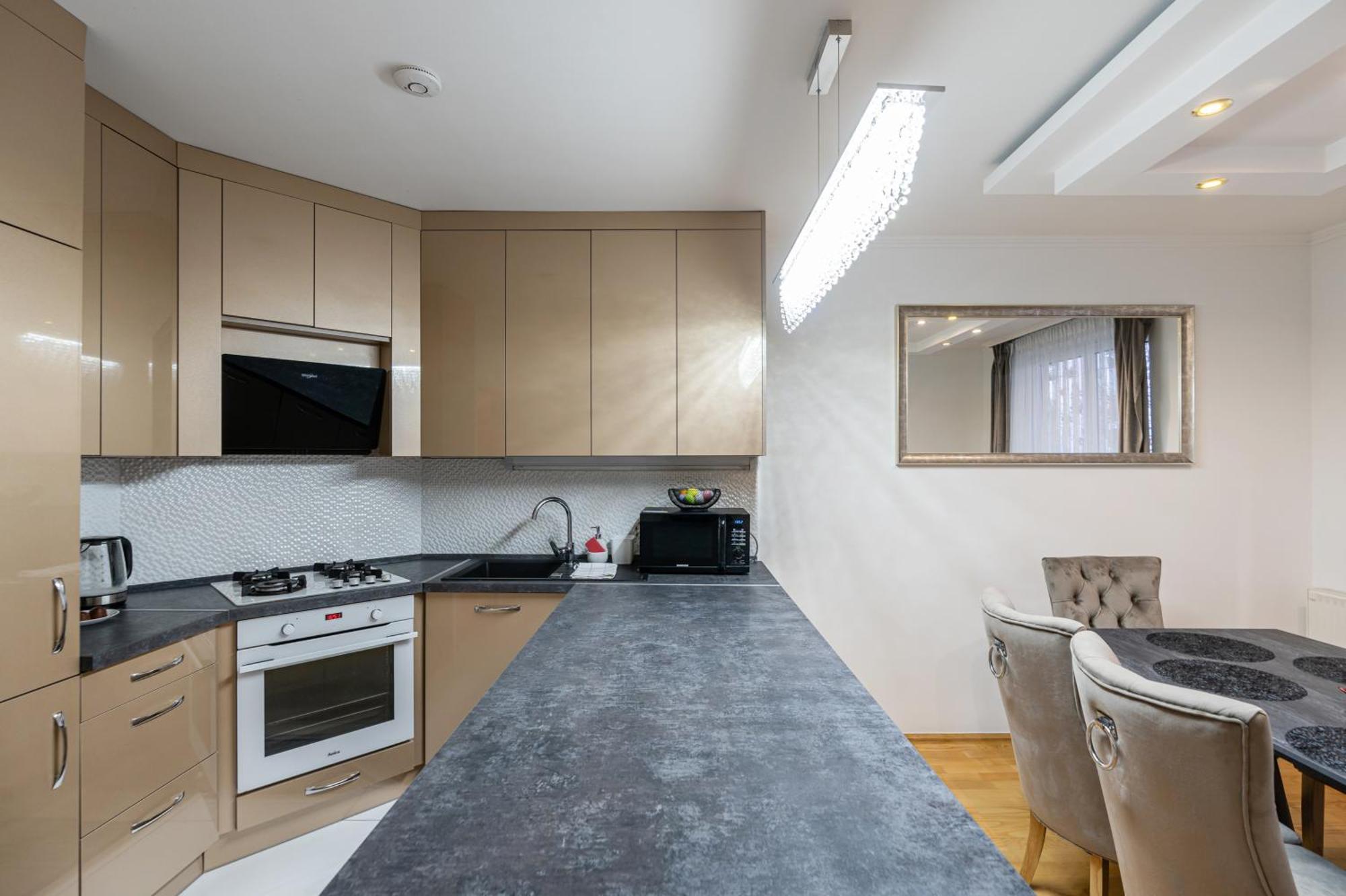 Beautiful Three Bedrooms Apartment With Free Parking Close To The Danube Coast Budapeşte Dış mekan fotoğraf